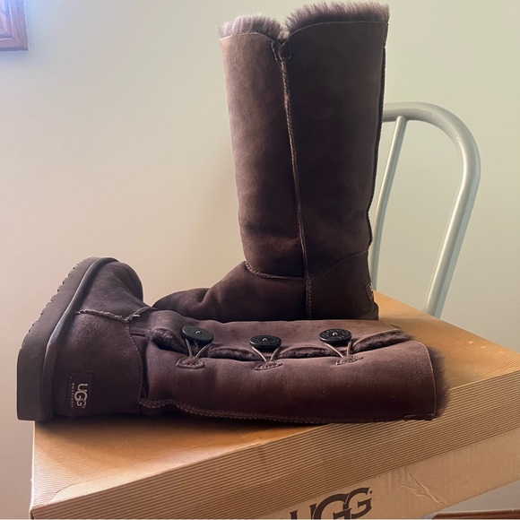 UGG Brown Winter Boots1873 - Picture 1 of 6